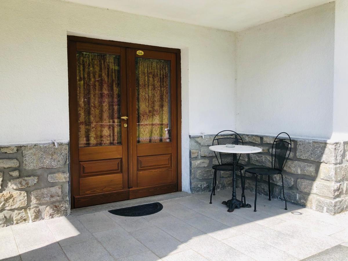 Affittacamere Buenavista Guest House Champoluc Ruang foto