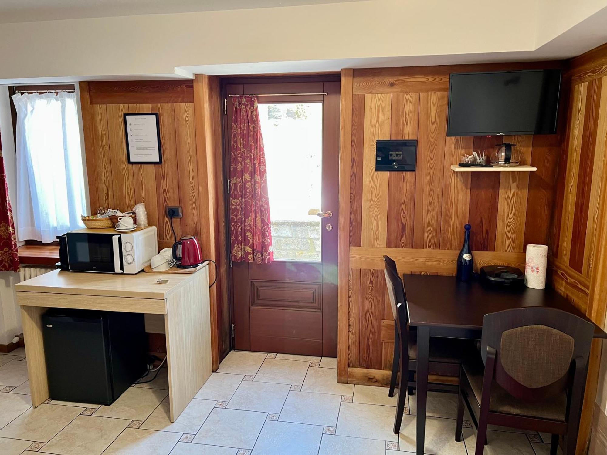 Affittacamere Buenavista Guest House Champoluc Bagian luar foto