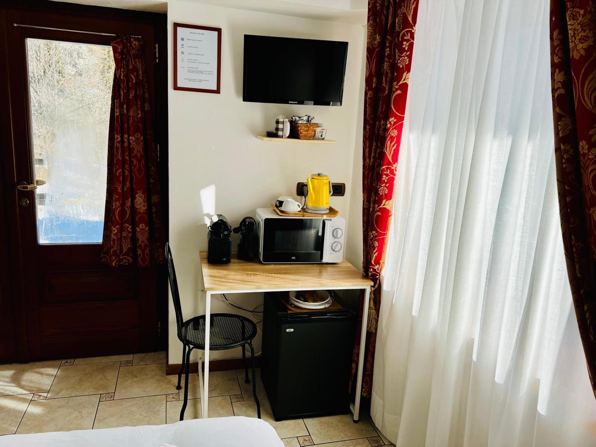 Affittacamere Buenavista Guest House Champoluc Ruang foto