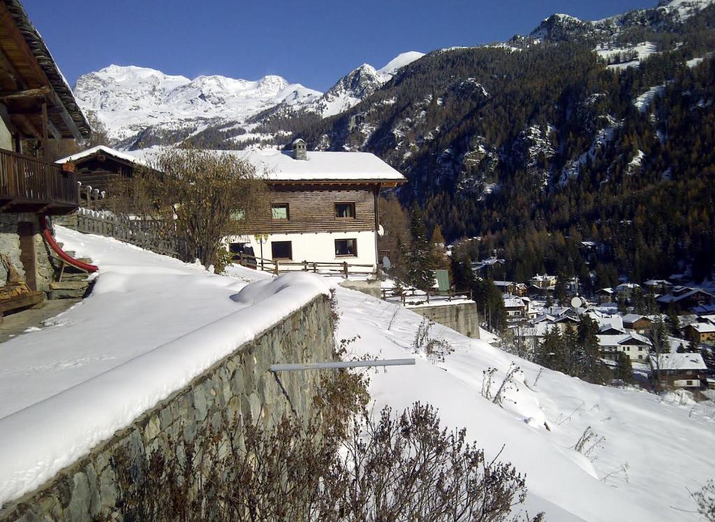 Affittacamere Buenavista Guest House Champoluc Bagian luar foto