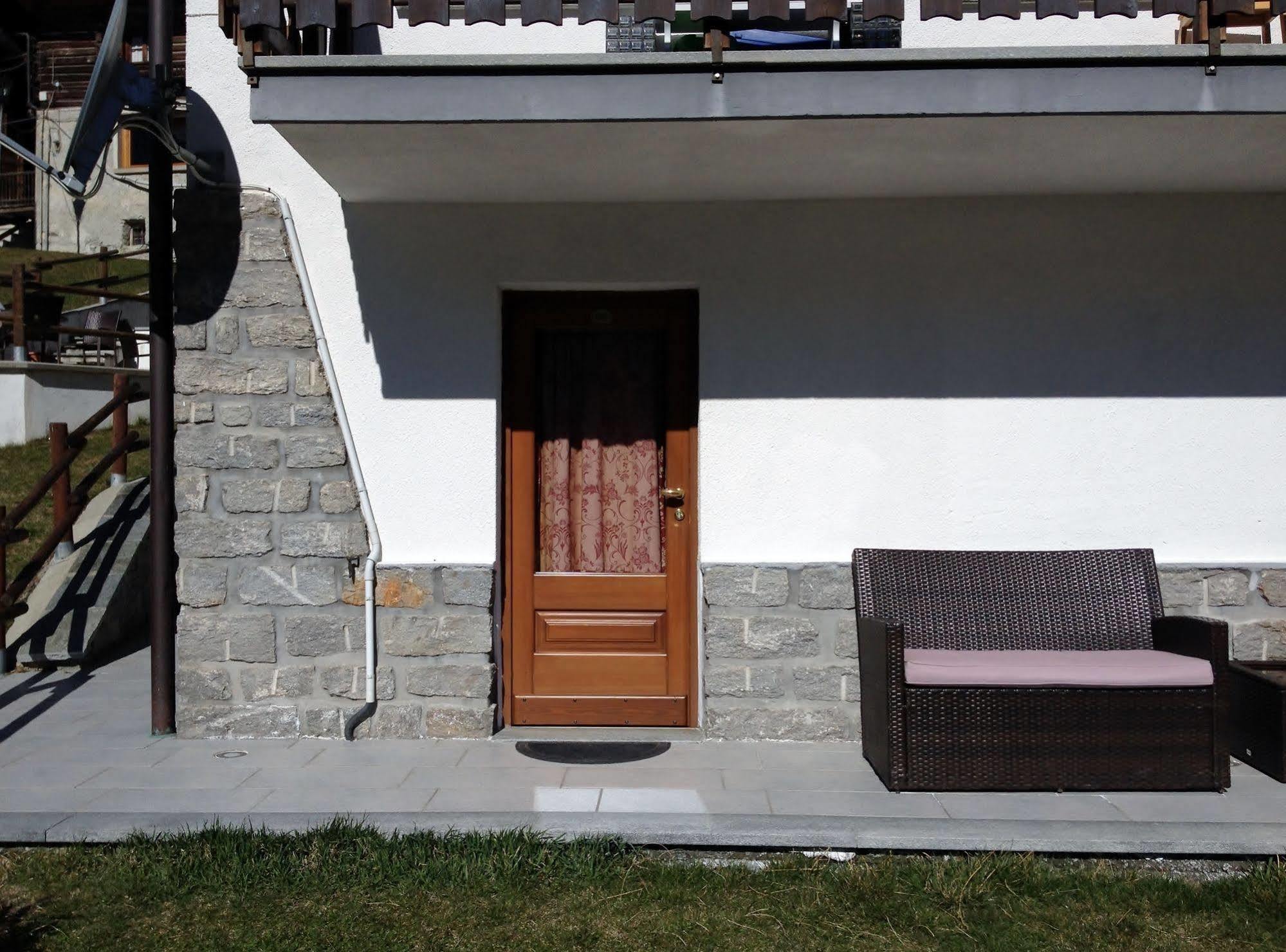 Affittacamere Buenavista Guest House Champoluc Bagian luar foto