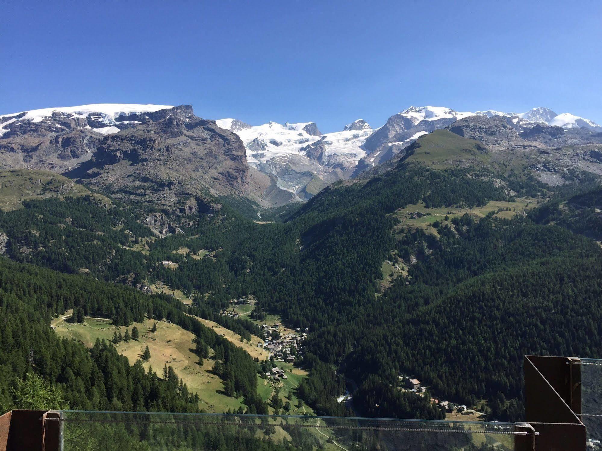Affittacamere Buenavista Guest House Champoluc Bagian luar foto