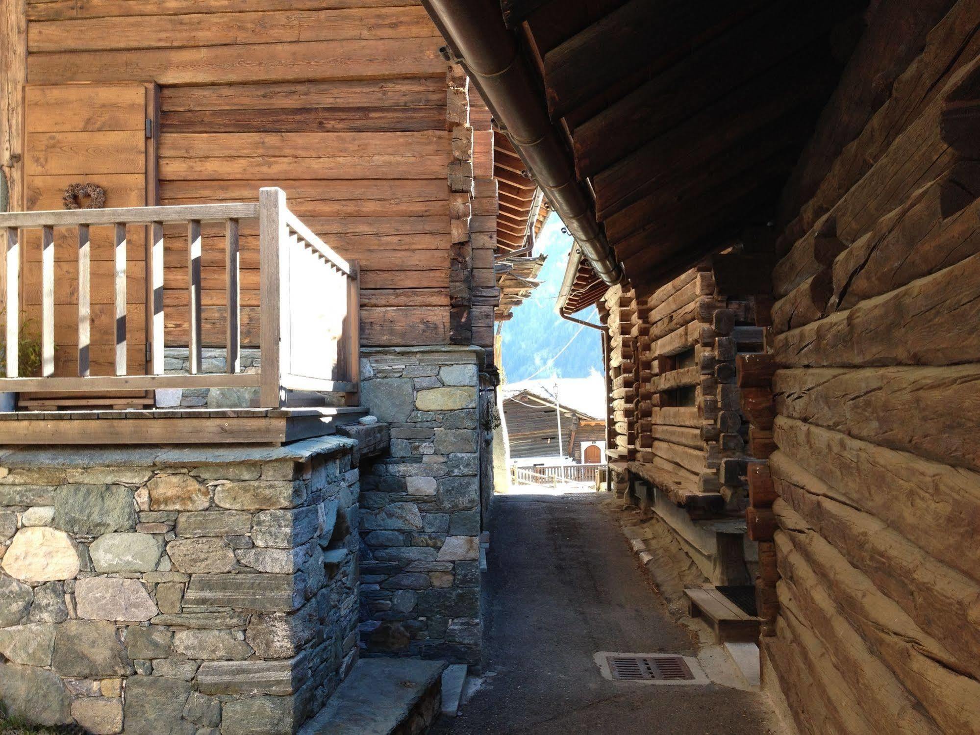 Affittacamere Buenavista Guest House Champoluc Bagian luar foto